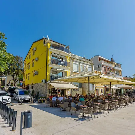 Direkt An Der Promenade Und Kostenlose Ausfluege Apartment Selce